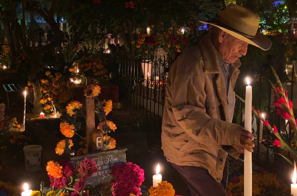 La alegría y el color del Día de Muertos en México: una fiesta única y emocionante